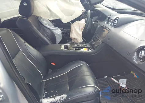 2017 Jaguar Xj z USA, uszkodzony, nr VIN SAJWA1C71H8W12440